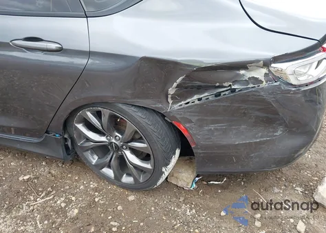 2015 Chrysler 200 S z USA, uszkodzony, nr VIN 1C3CCCDG9FN687007